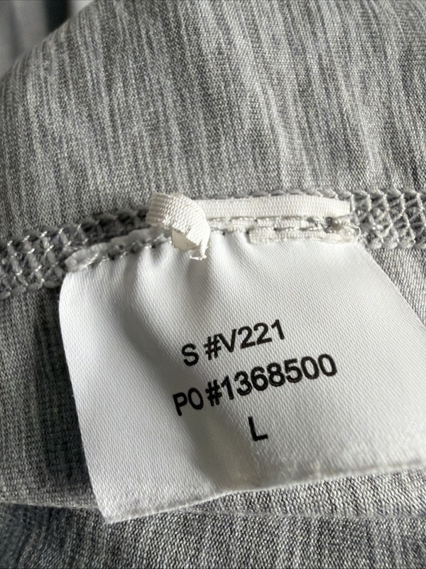 Vuori Shirt Mens Large Gray V221 Quarter Zip Performance Pocket Pullover Logo gallery