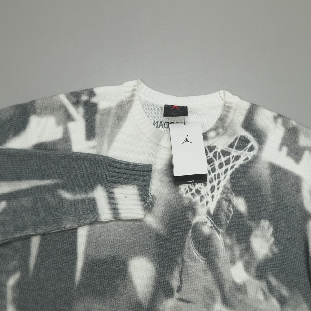 Jordan Graphic Basketball Crewneck Sweater Distressed Men's Size M Off-White