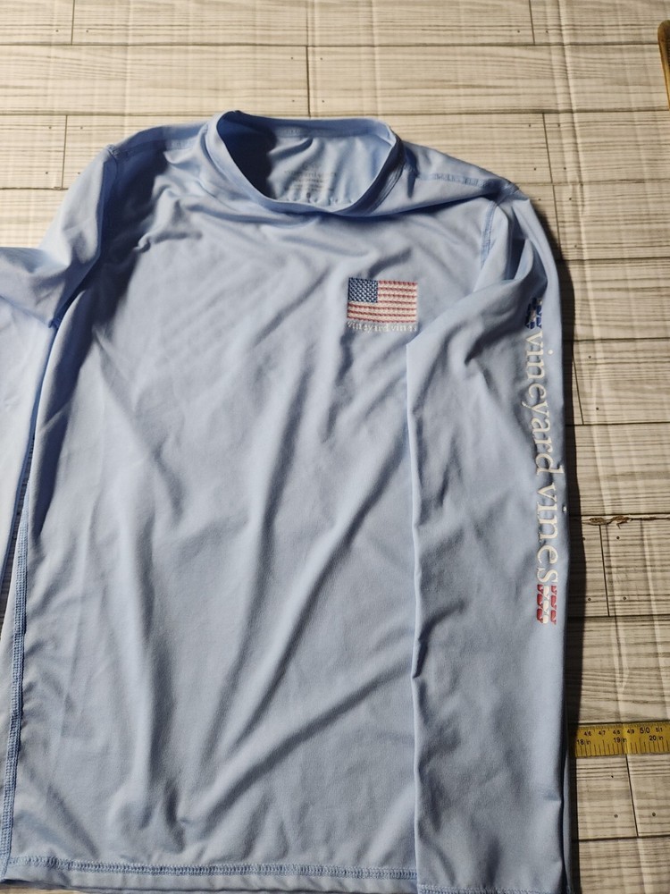 VINEYARD VINES Performance SMALL LONG SLEEVE A-WHALE-USA FLAG Under Armour SHIRT