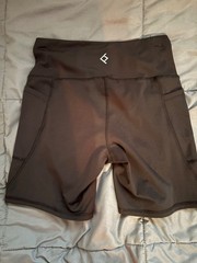 Men’s Running Half Tights Medium Black Athletic Compression Shorts w/ Side Pocke