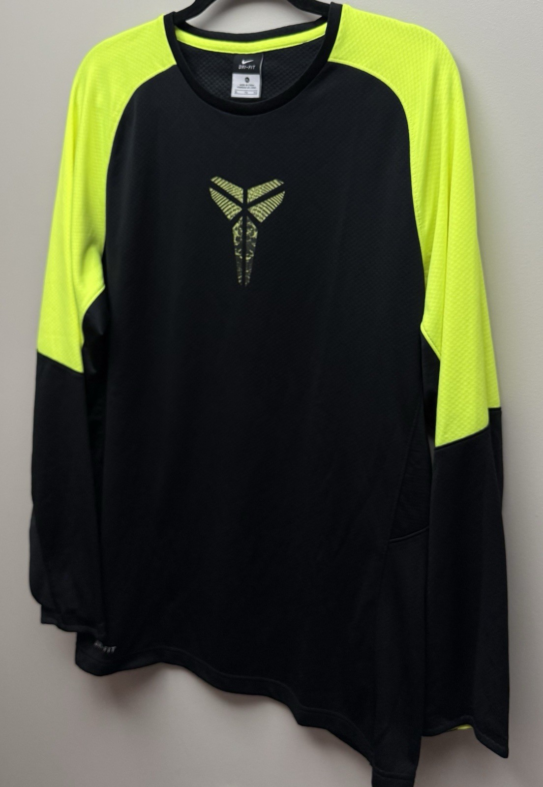 Nike Kobe Bryant Men’s Dri-Fit Long Sleeve Training Shirt Black Volt Colorway XL gallery
