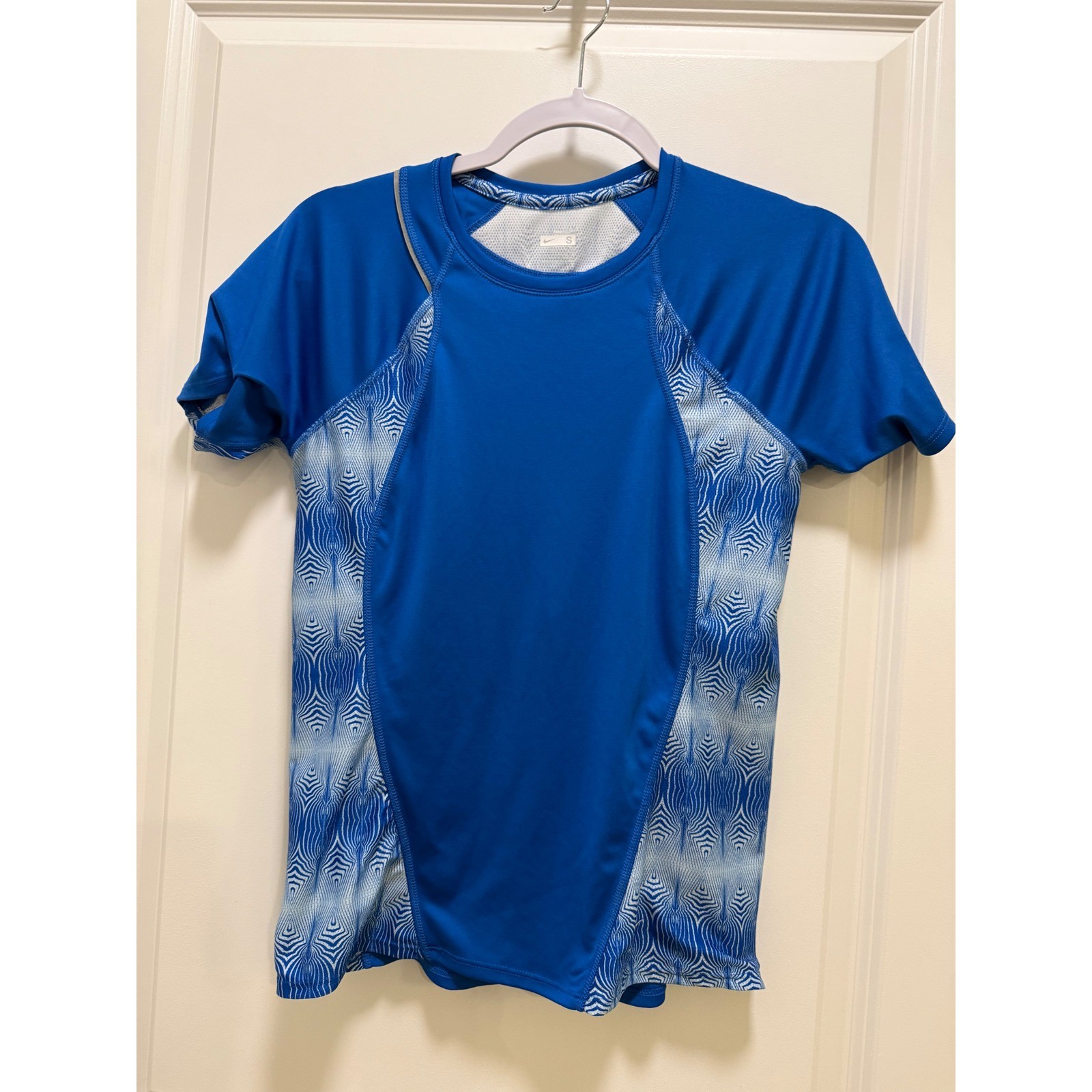 Nike Fit Dry Blue Geometric Pattern Short Sleeve Athletic Training Shirt Mens S gallery
