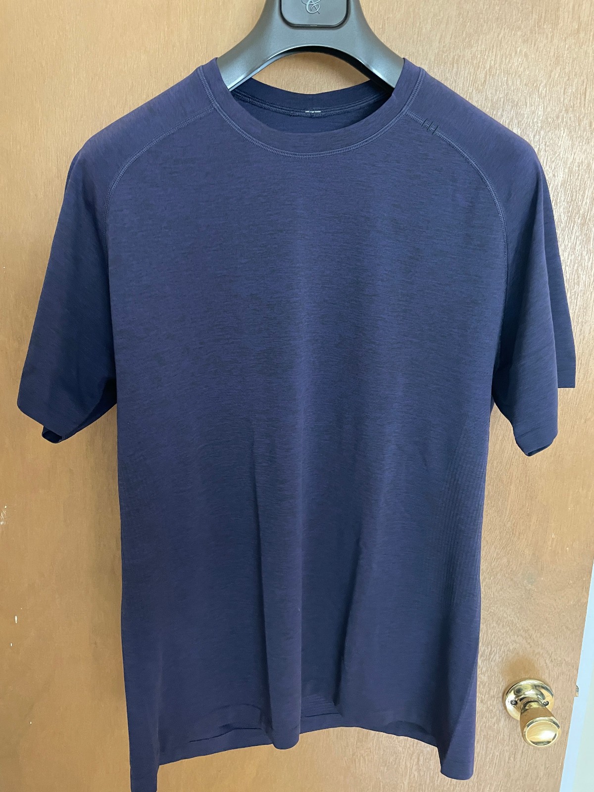 Lululemon Metal Vent Tech Men's Short Sleeve Shirt - Dense Purple/Black XL gallery