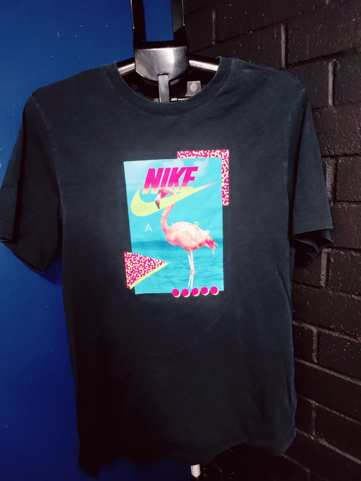 Nike Men’s Dri Fit Don't Skip Leg Day Flamingo T-shirt Size Large gallery