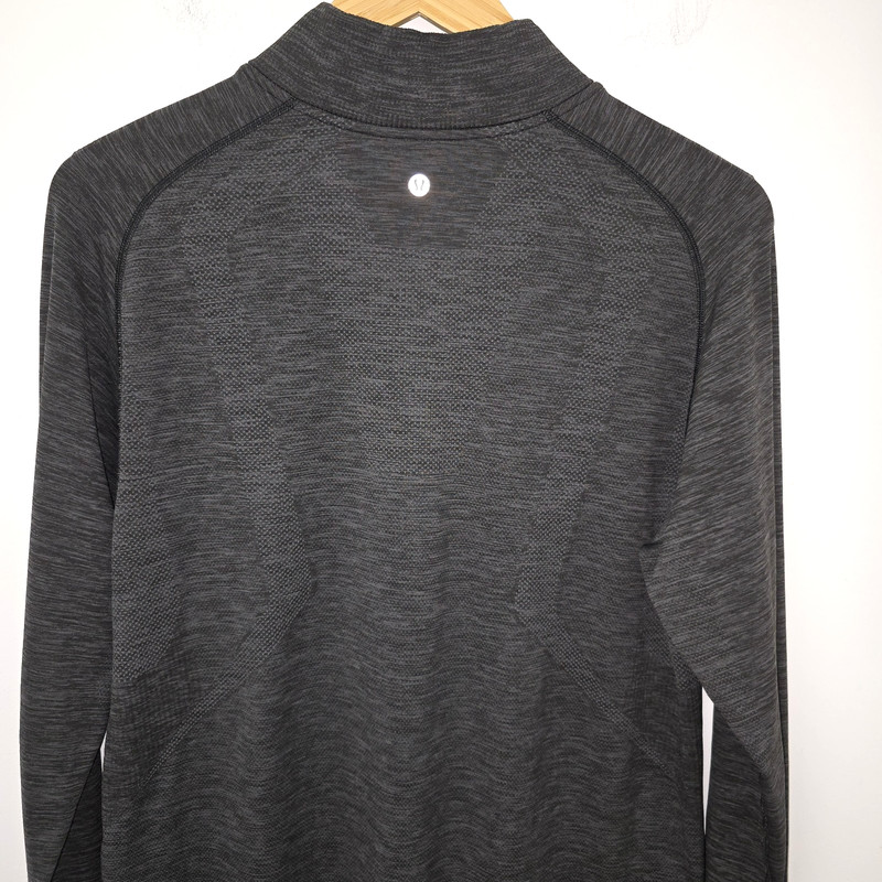 Lululemon Metal Vent Tech 1/2 Zip Pullover Men's XL Heather Deep Coal Black gallery