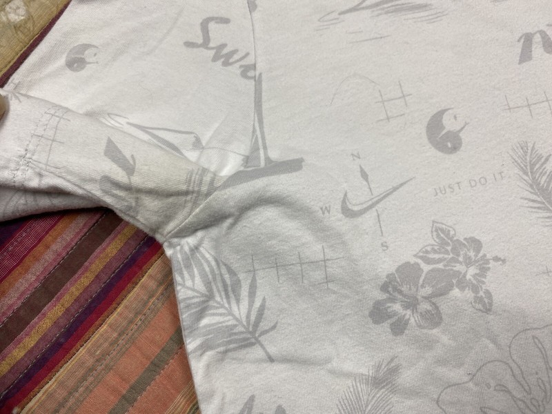 Nike Tropical Theme Graphic Print Short Sleeve Standard Fit T-Shirt Large gallery