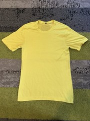 Lululemon Men’s Short Sleeve Metal Vent Tech Breathe T-Shirt Size Small Yellow