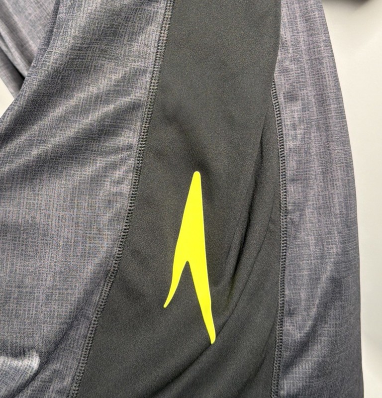 Speedo Mens UV Blocking Black/Gray T-Shirt Size XL gallery