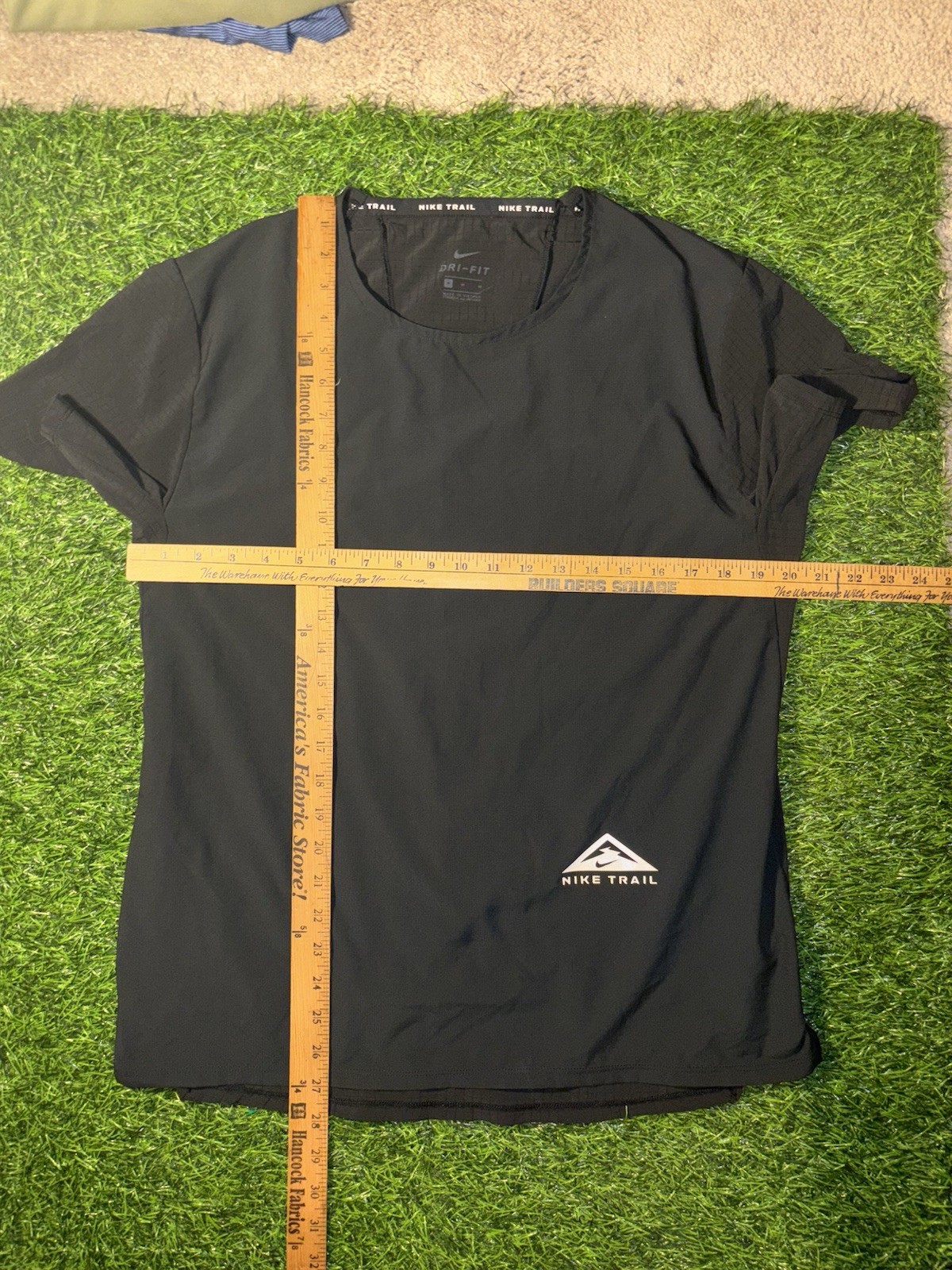 Nike Dri-FIT Rise 365 Trail Mens Medium Running T-Shirt Black Gray DN4482-010 gallery
