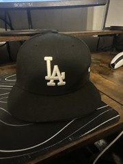 Slightly Used LA Fitted Hat Size 7. 55.8cm