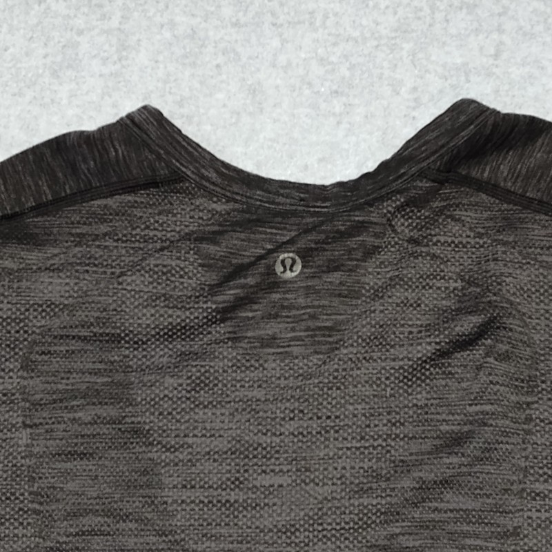 Lululemon Men's Shirt Metal Vent Tech Gray Long Sleeve Stretch Henley Size Large gallery