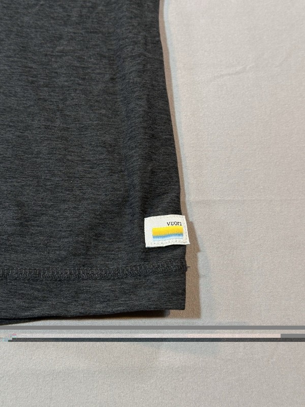 Vuori Strato Tech T-Shirt Mens L Charcoal Heather Performance Crew Neck V126 gallery