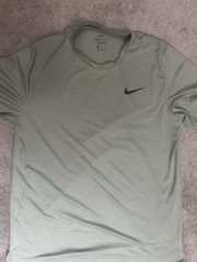 Men’s Nike Dri Fit Green Short Sleeve Shirt size medium