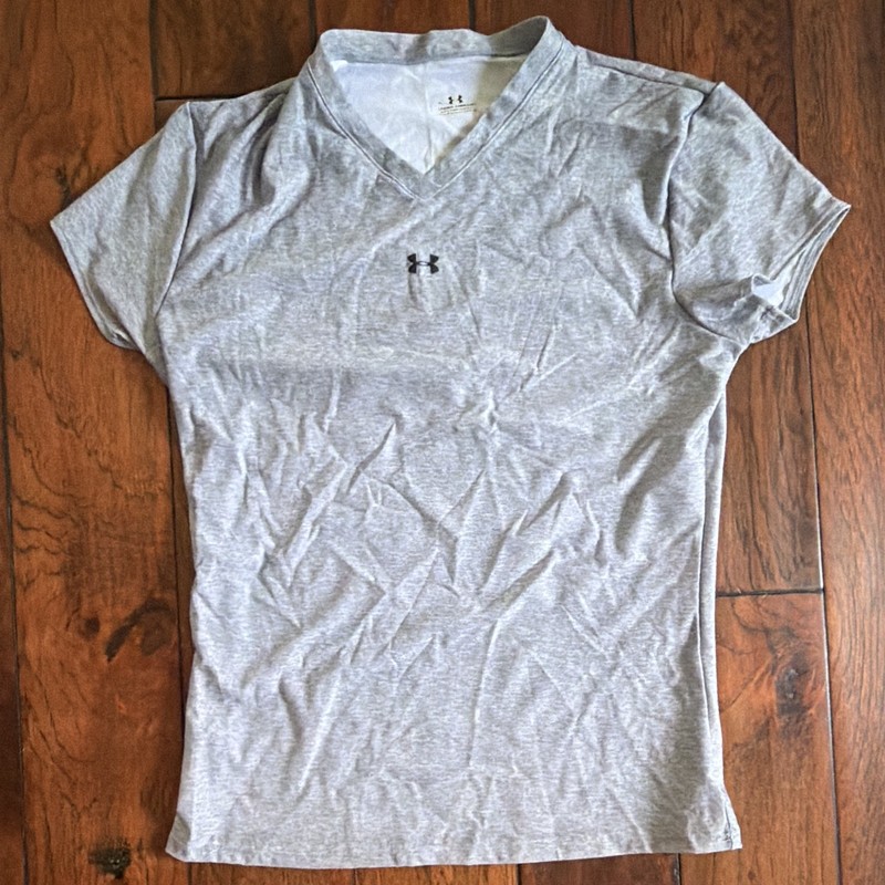 Under Armour Ladies Lot 4 V-Neck Athletic Shirts Sleeveless/Short Sleeve gallery