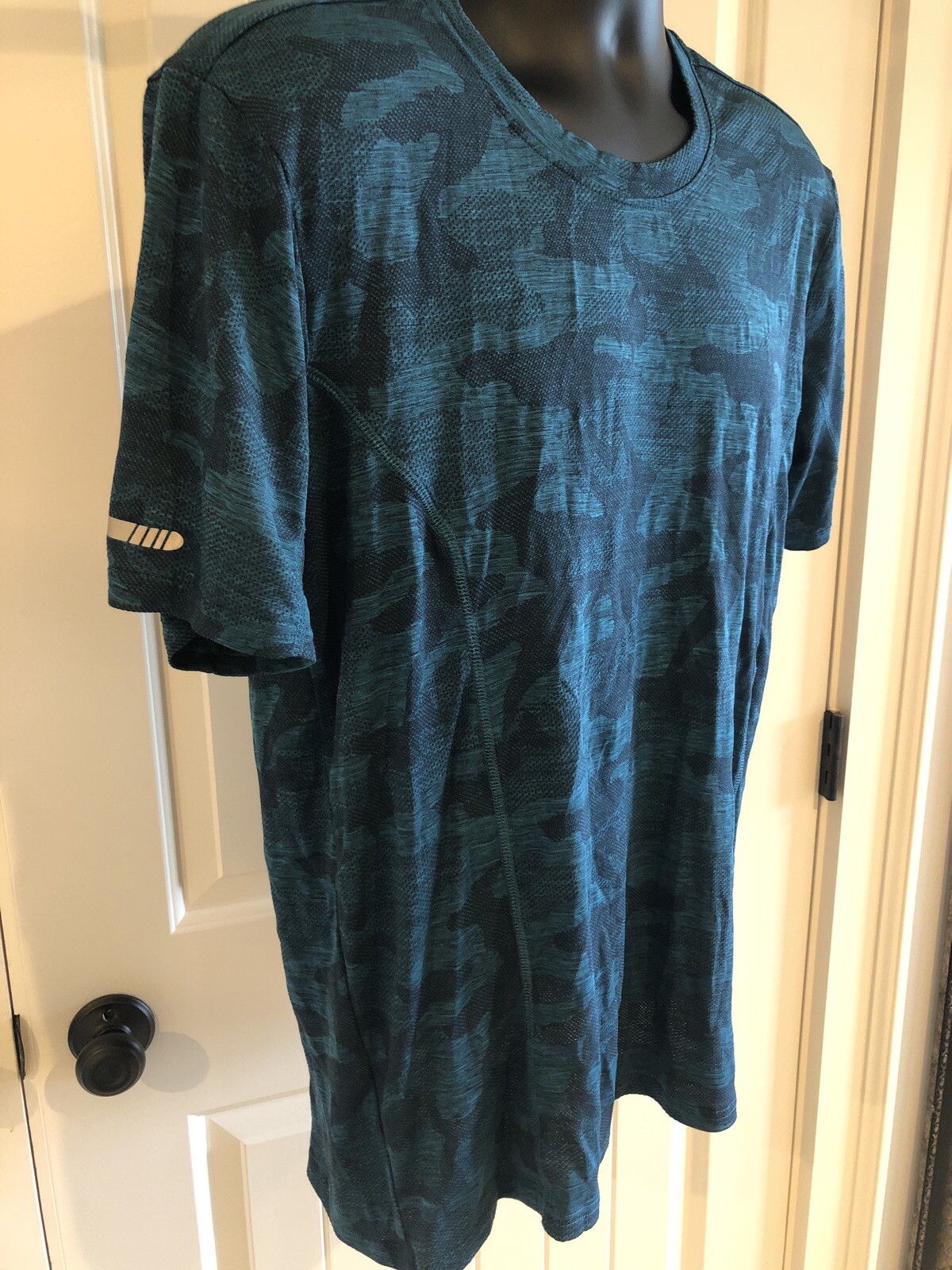 BCG, Mens Large Short Sleeved T Shirt, Blue And Black Pattern, Polyester Athleti gallery