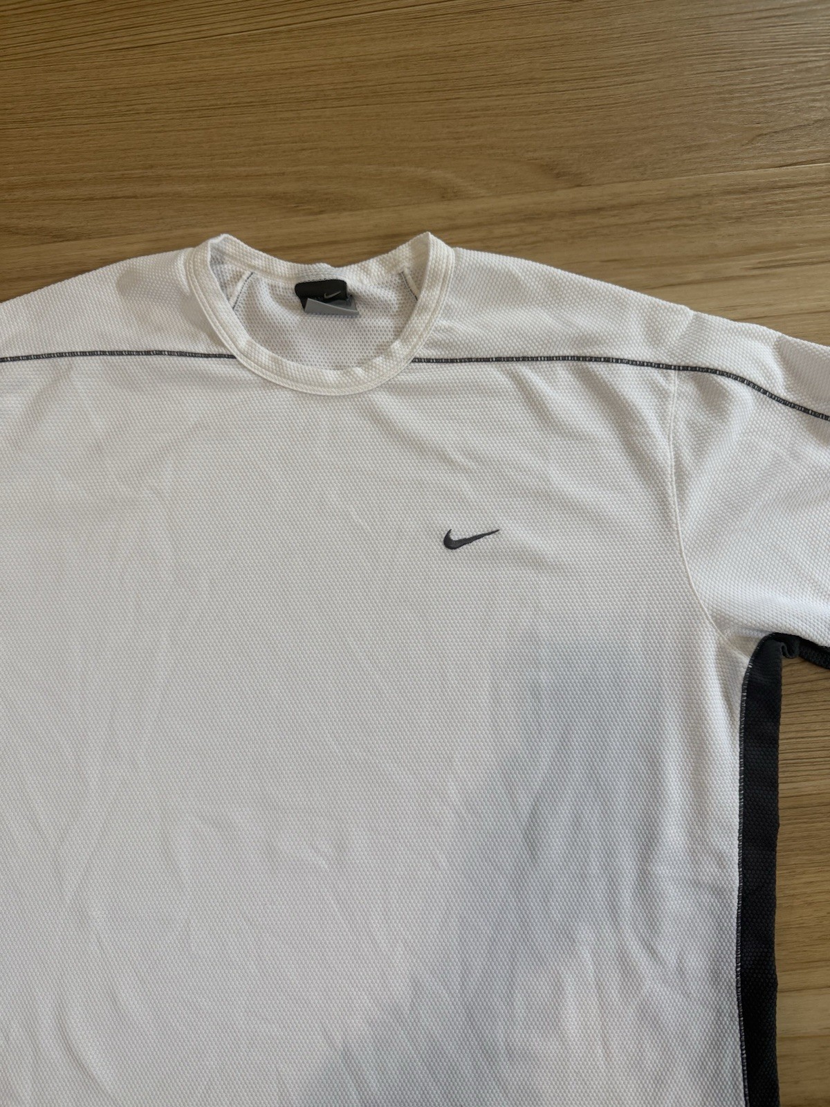Mens NIKE White Performance Shirt Large Sports Golf Polyester Athletic gallery