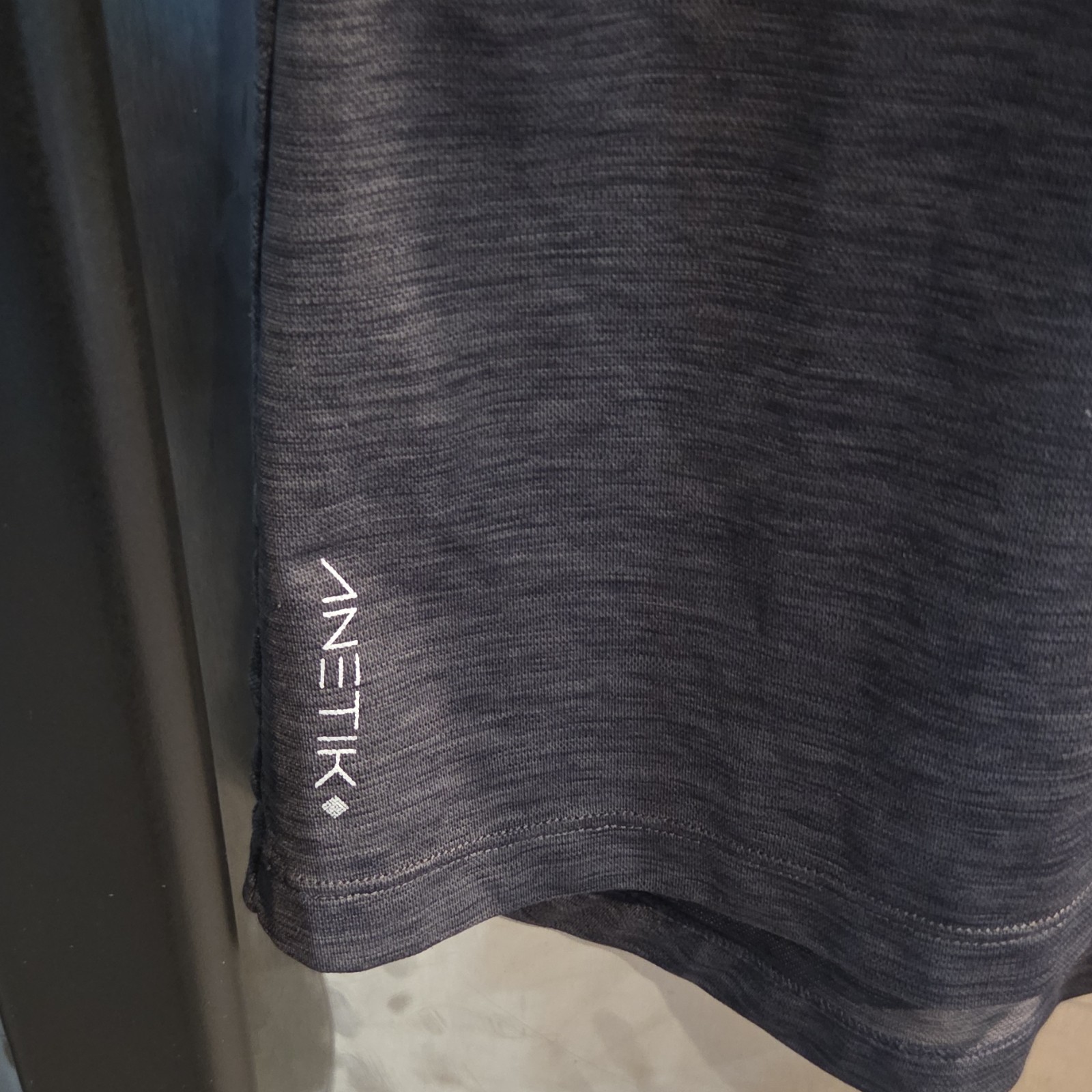 Anetik UPF 30+ Performance T-Shirt Heathered Gray Logo Crew Neck Short Sleeve M gallery