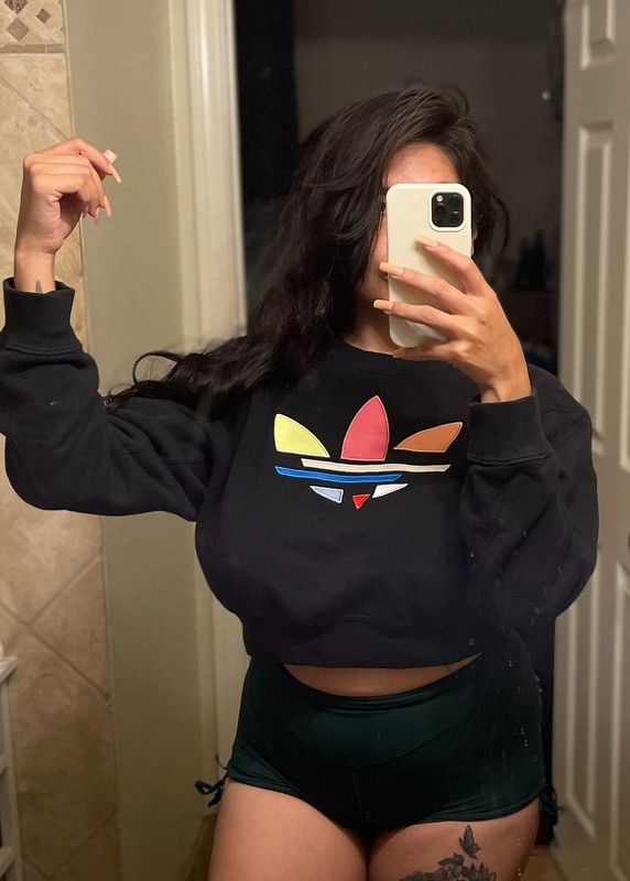 adidas Originals Adicolor Bold Shattered Trefoil Cropped Sweatshirt gallery