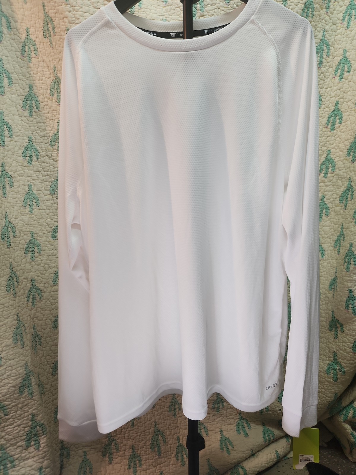 Tek Gear Men's XXL White Dry Tek Performance Athletic Long Sleeve Shirt NWT gallery