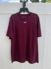 Under Armour Men’s Heatgear Loose Short sleeve T-Shirt Burgundy Sz Small