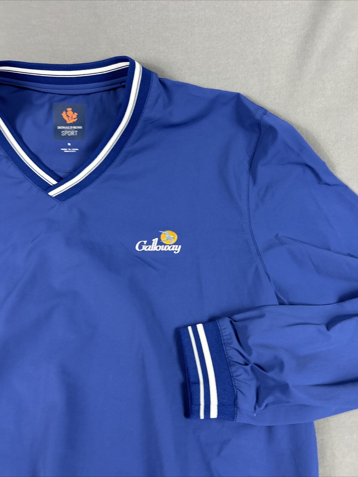 Donald Ross Golf Pullover V-Neck Chest Logo Small Blue Nylon NWOT MSRP $155 gallery
