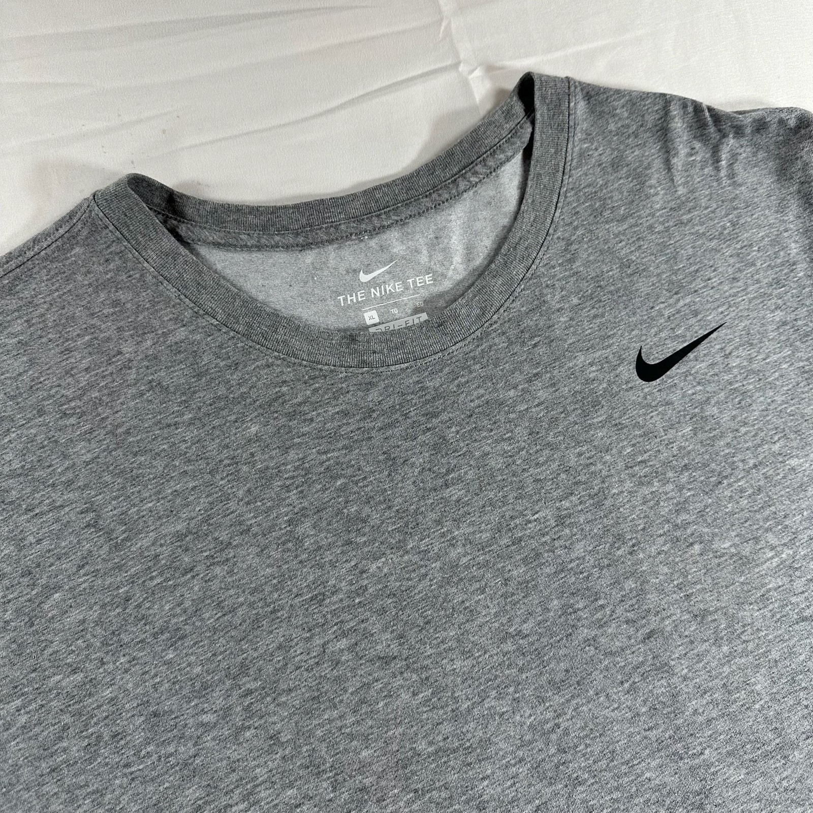Nike Dri-FIT The Nike Tee Heather Gray Athletic Training Shirt Size XL gallery