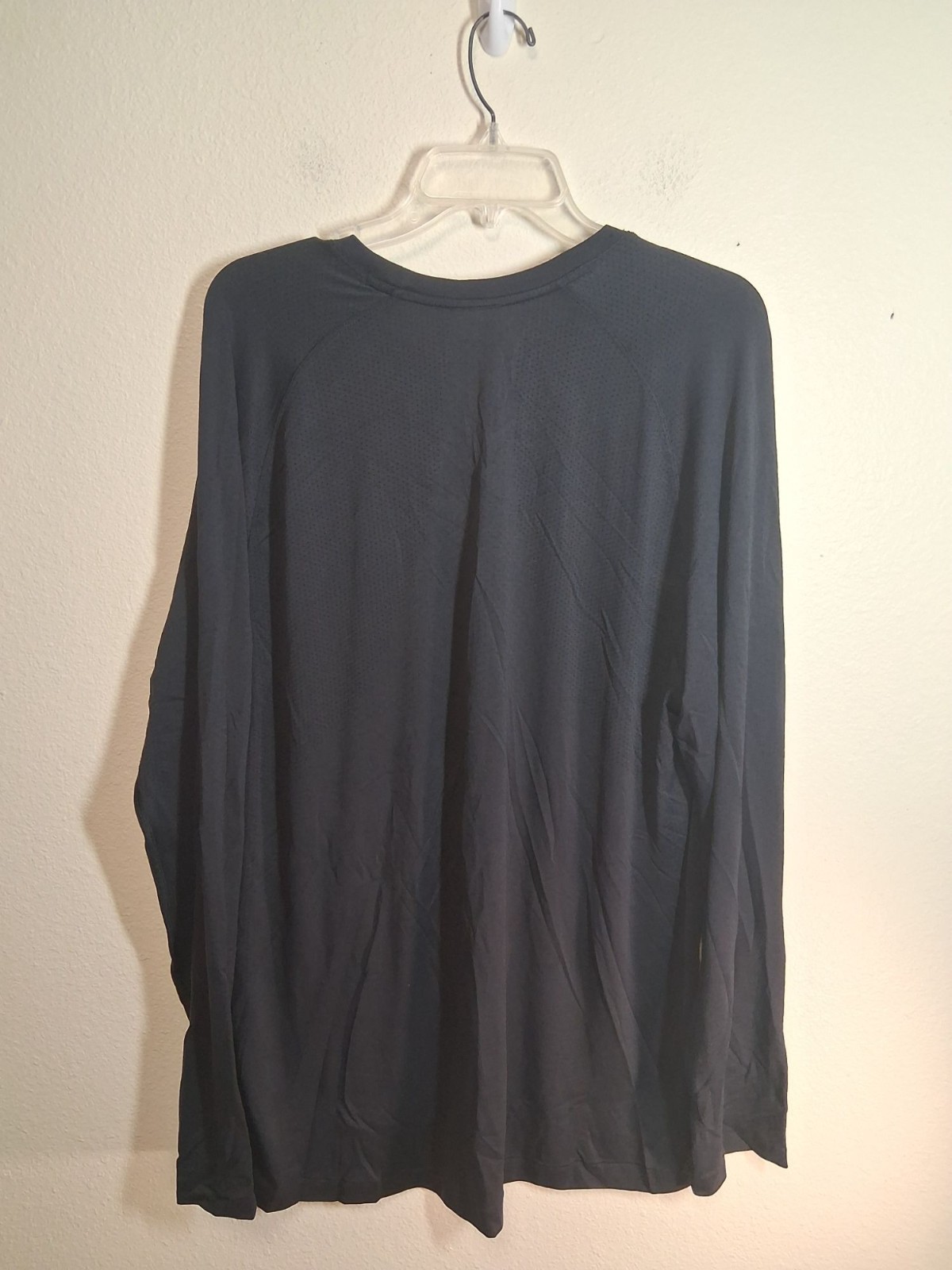 NWT All in Motion Workout T-Shirt Long Sleeve Activewear Gym Men's XL MSRP $25 gallery