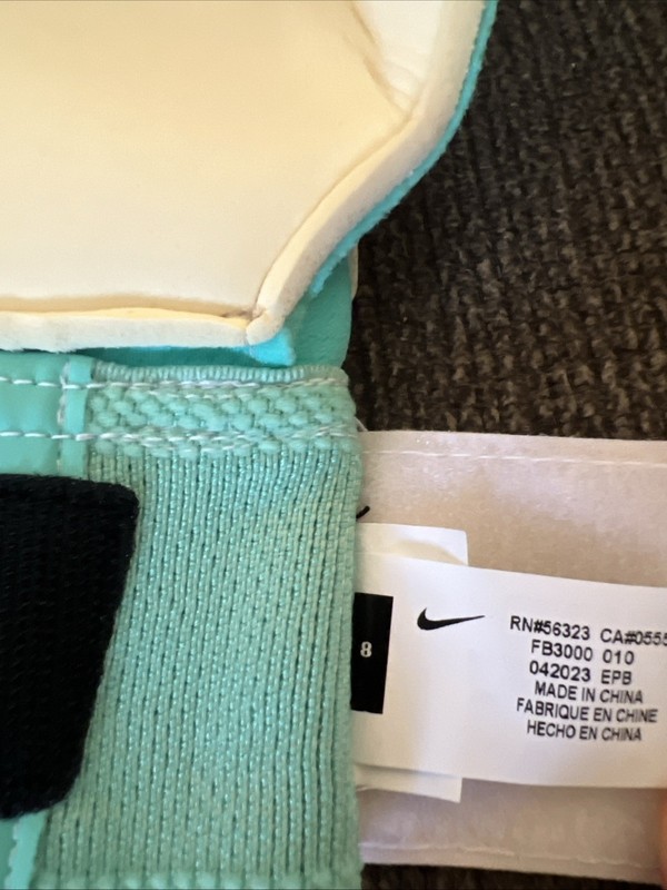 Nike Promo Player Issue VG3 Vapor Grip 3 Goalkeeper Gloves FB3000-010 Size 8 gallery