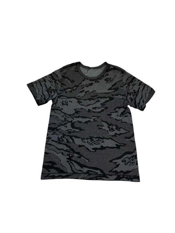 Lululemon Men Metal Vent Shirt Short Sleeve City Edition London Camo Size Medium gallery
