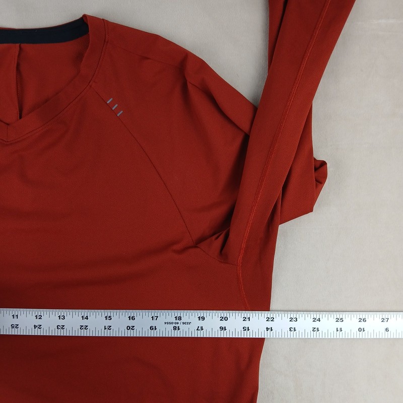 Lululemon Lost In The Hustle Medium Mens Shirt Jersey V Neck Long Sleeve 22x29 gallery