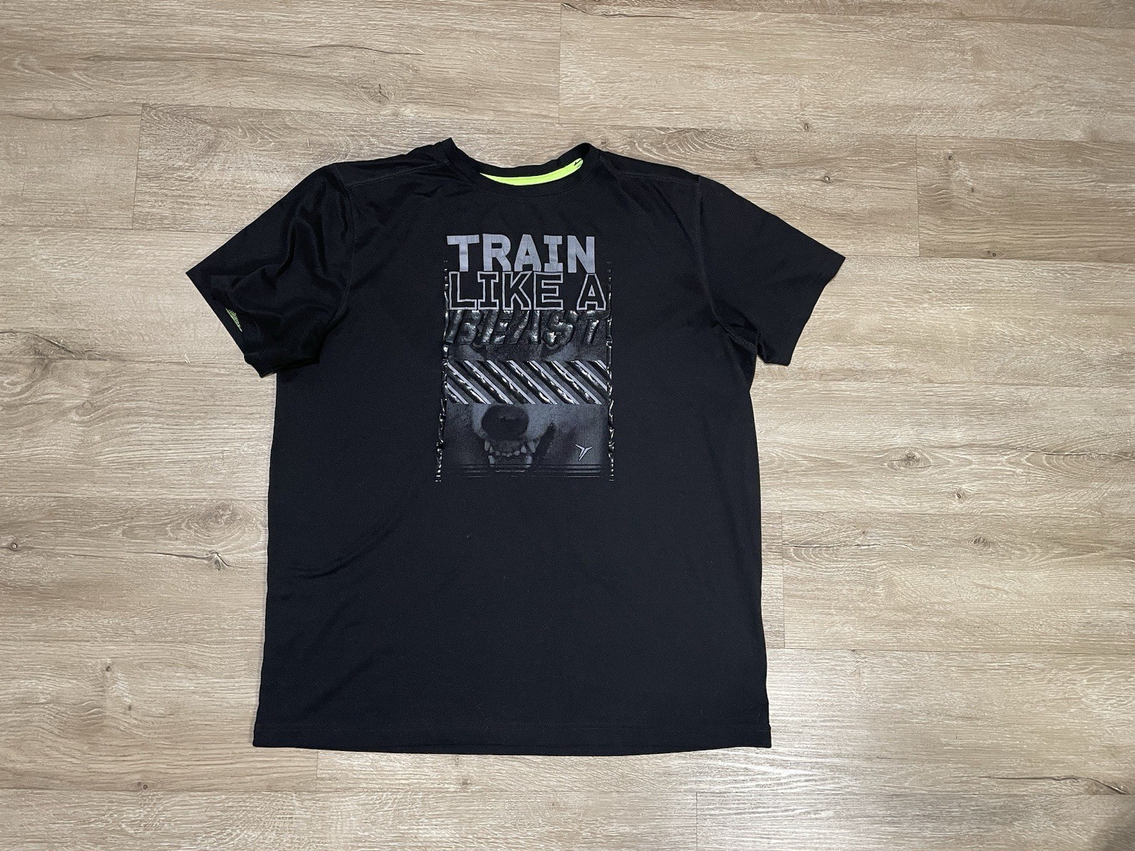 Old Navy T Shirt Mens Sz L Active Go Dry Black Wolf Gym Train Like A Beast gallery