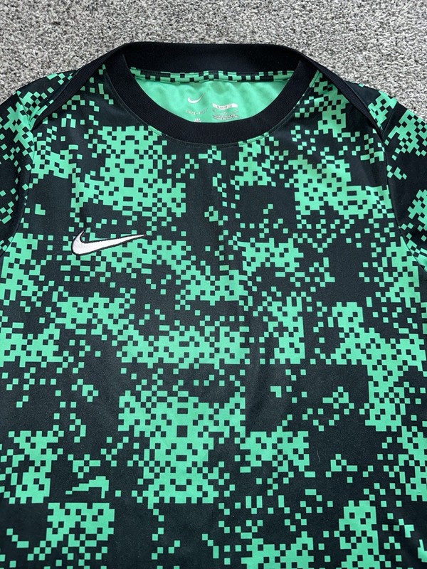 Nike Dri-Fit T-Shirt Mens Size Medium Green Black Short Sleeve Minecraft G7 gallery