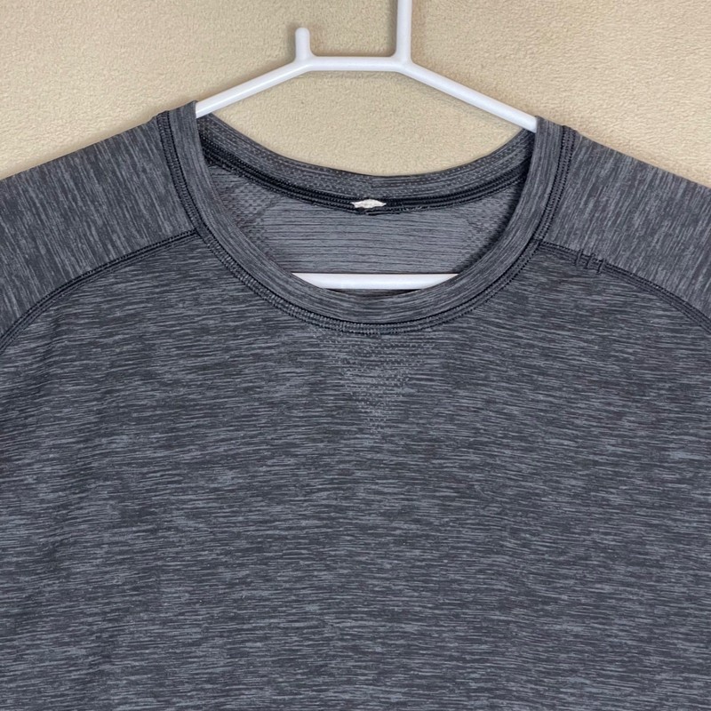 Lululemon XL Gray Heathered Training T-Shirt Short Sleeve Activewear Top gallery