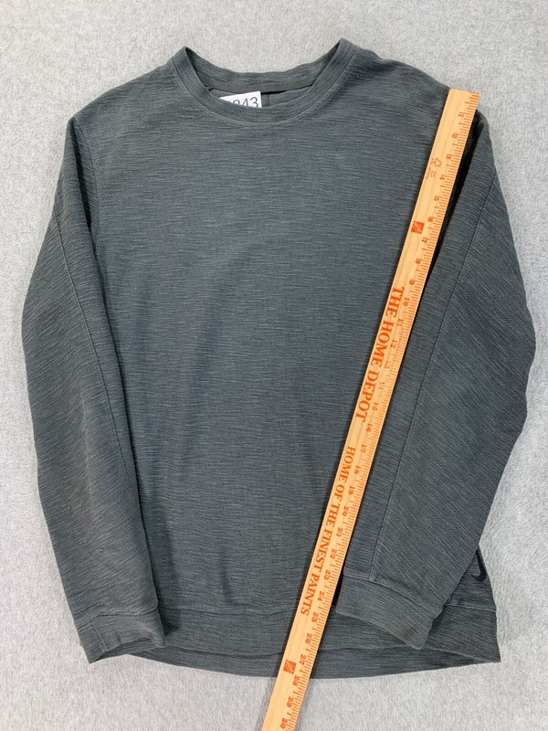 Nike Dri Fit Standard Fit Cotton Blend Athletic Shirt Sweatshirt (Men's Medium) gallery