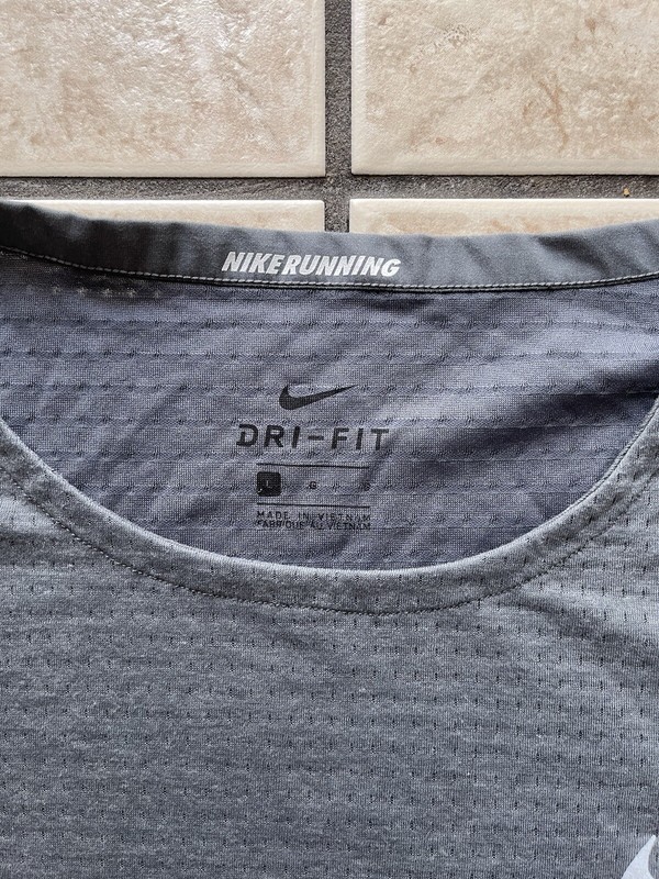Nike Running Men’s Short Sleeve Tech T-Shirt Gray Large Dri-Fit Sports Ball Tee gallery
