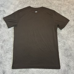 Alo Yoga Conquer Reform T-Shirt Mens Medium Espresso Brown Crewneck Short Sleeve