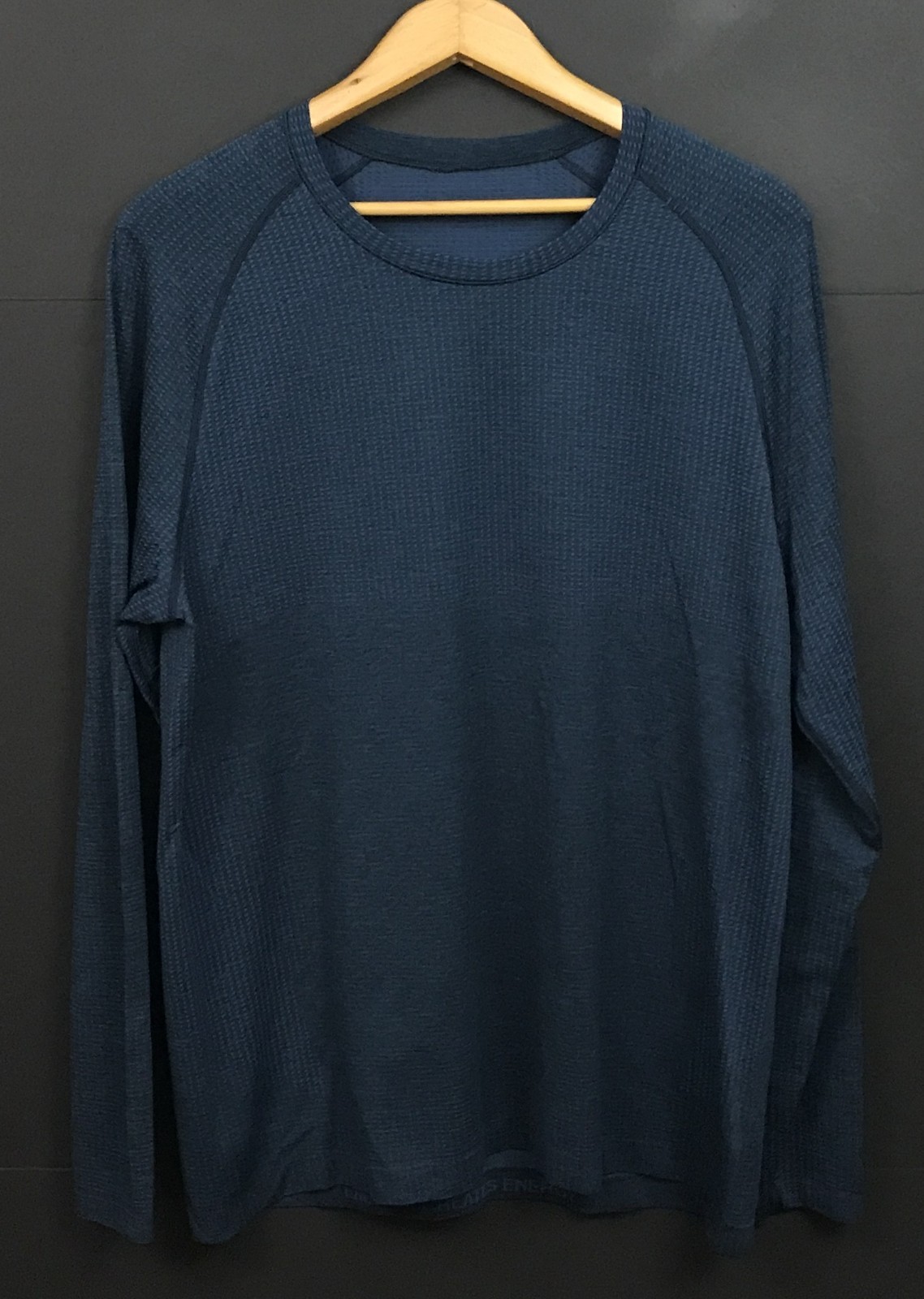 Lululemon Men's Metal Vent Tech Long-Sleeve Shirt Blue Size L gallery
