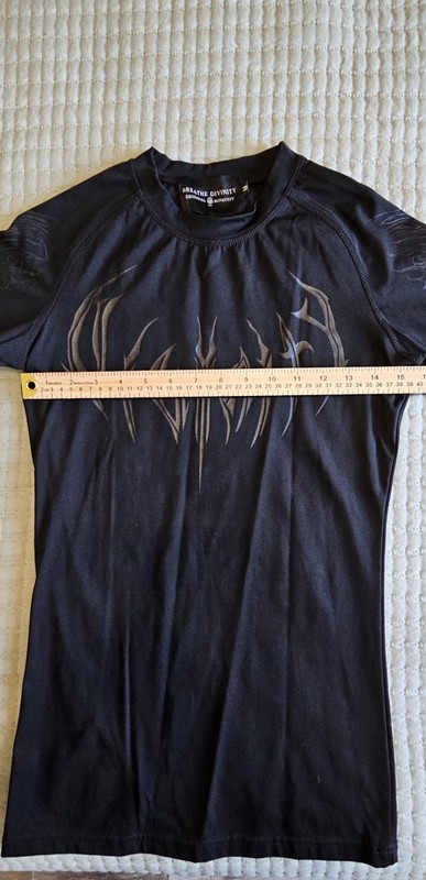 Breathe Divinity Men’s Compression Shirt Black On Black Size Medium Discontinued gallery