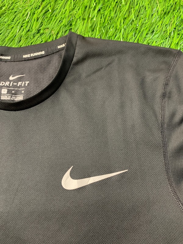 NIKE RUNNING DRI-FIT ORIGINAL 2017 TRAINING RUN MEN SHIRT JERSEY T-SHIRT SIZE M gallery