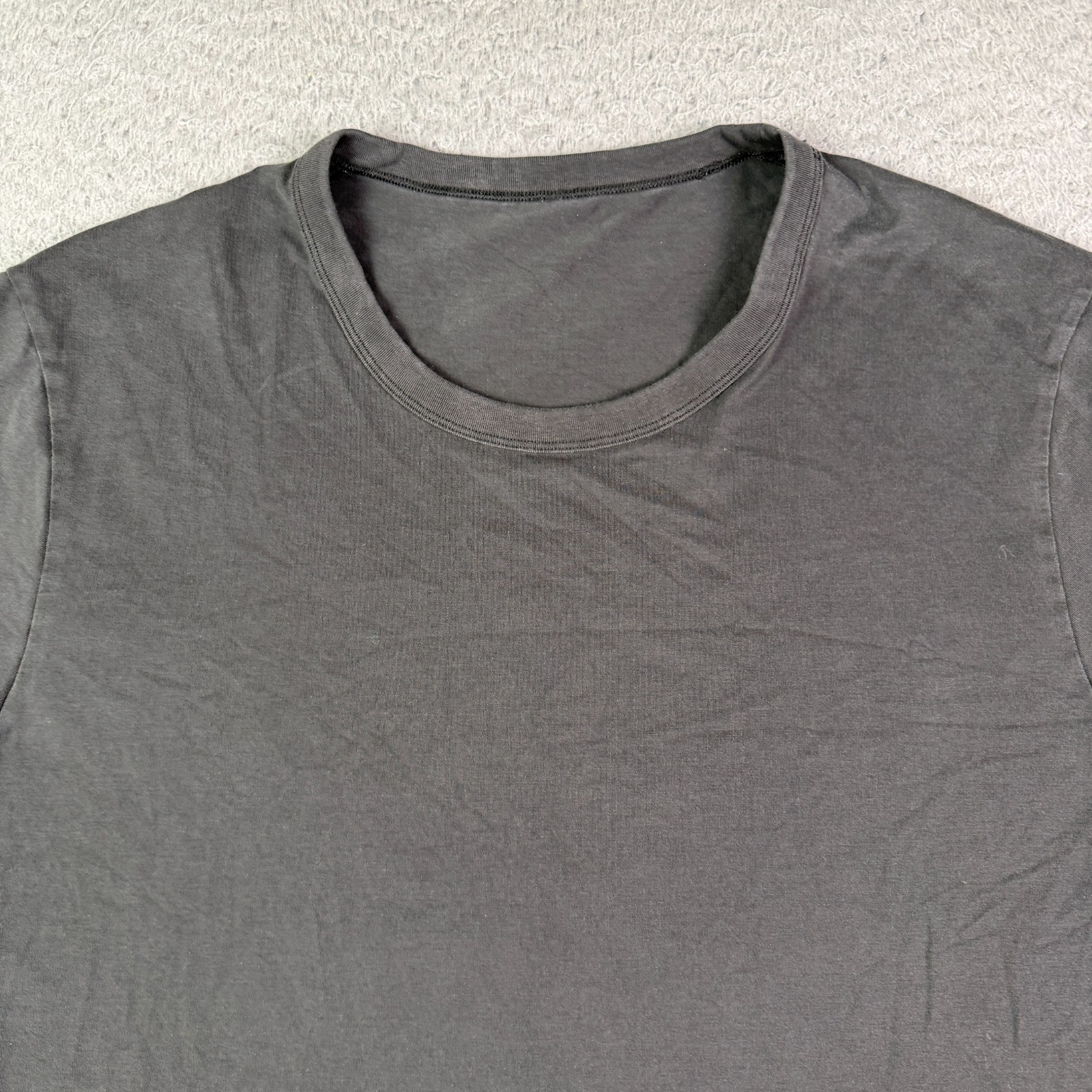 Lululemon The Fundamental Tee Shirt Mens L Black Blank Short Sleeve Crewneck gallery