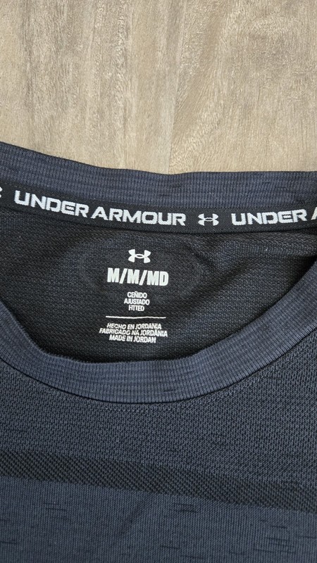 Under Armour Men's Seamless Short-Sleeve T-Shirt Black Medium gallery