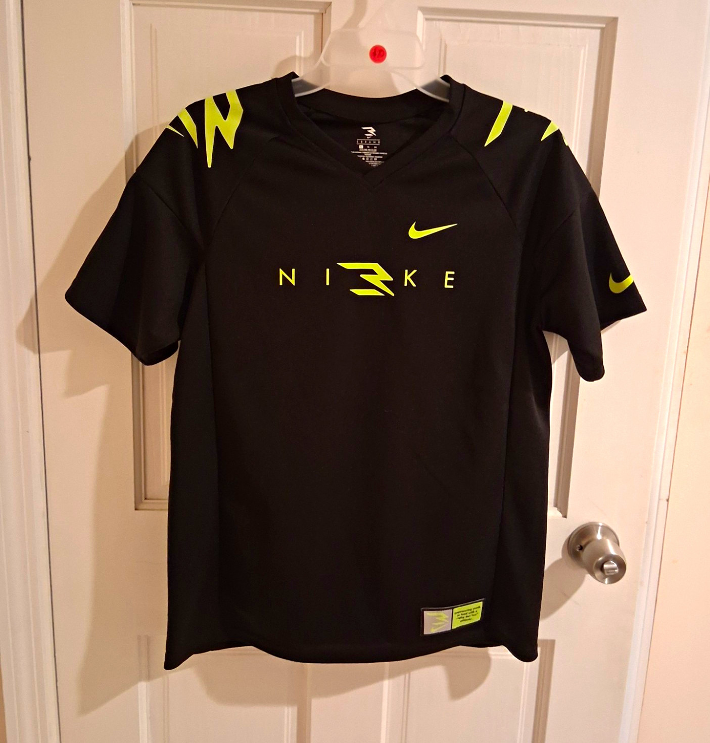 Nike Men's XL Black/Yellow Polyester V-Neck Short Sleeve Lightweight Logo Tee gallery