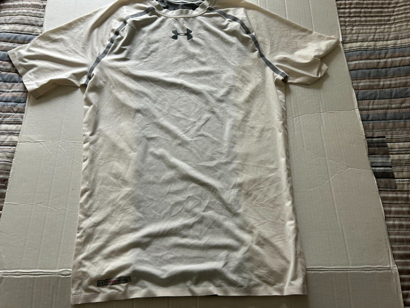 UNDER ARMOUR COMPRESSION HEATGEAR L OFF WHITE SHORT SLEEVE SHIRT gallery