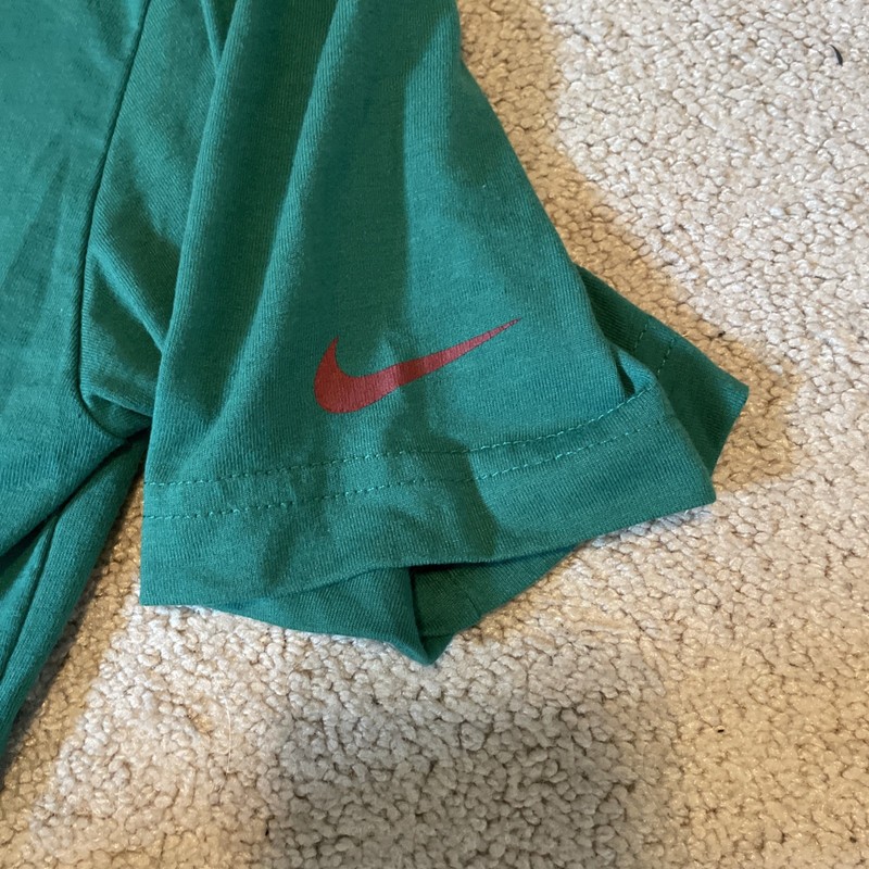 Nike Lebron James Men's Pocket T-Shirt Green Size Small gallery