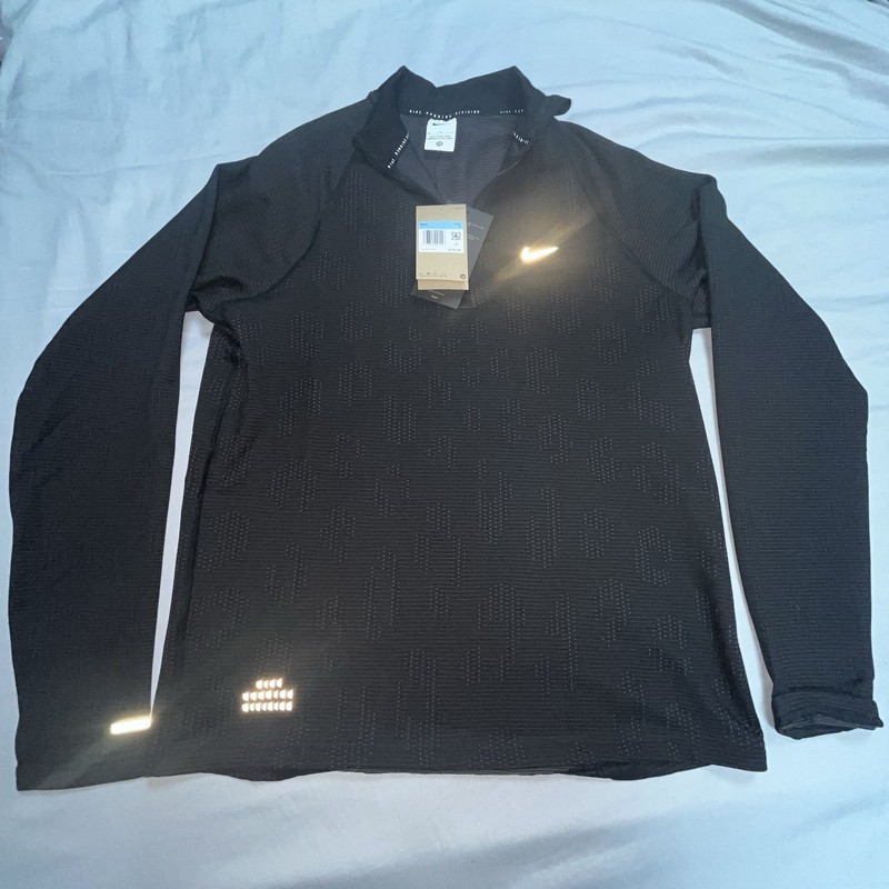 Nike Pinnacle Running Division Water Repellent Black Top Men's Medium FZ1121-010 gallery