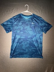 Nike Dri-FIT T-Shirt Men’s Large Blue Aqua Molecular Hex Camo!