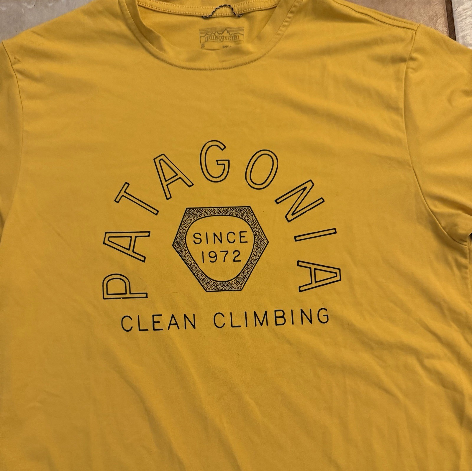 Patagonia Capilene Cool Daily T Shirt Mens Size S Yellow Clean Climbing Active gallery