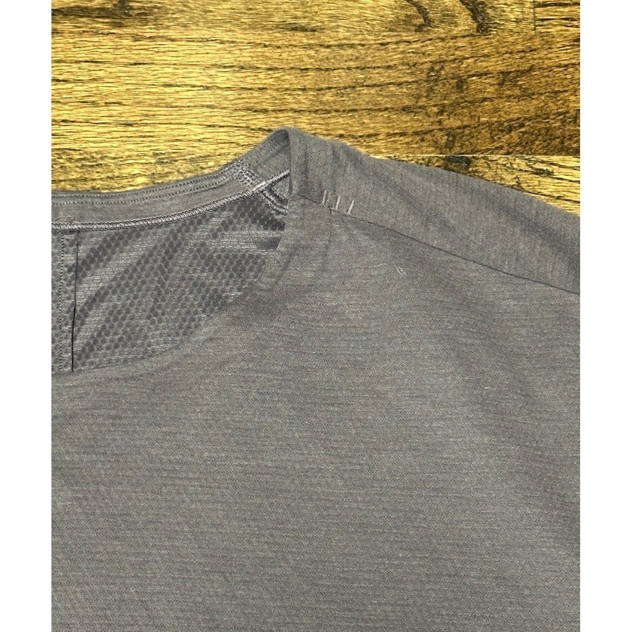 Lululemon Conflux Barry's Graphite Purple Athletic Workout Scalloped Shirt Sz L gallery