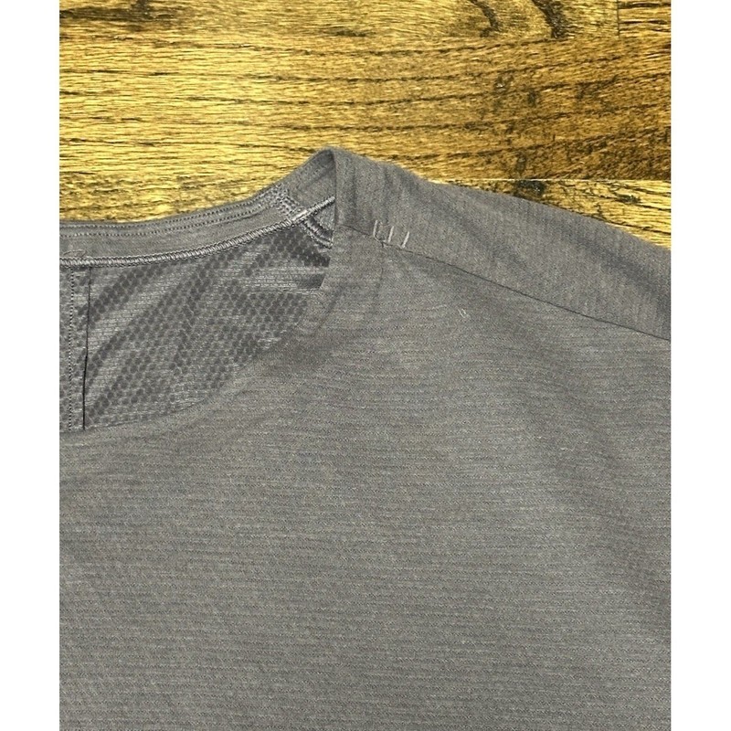 Lululemon Conflux Barry's Graphite Purple Athletic Workout Scalloped Shirt Sz L gallery