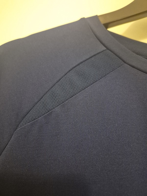 Vineyard Vines Performance Men's XL Blue Crew Neck Raglan Stretch T-Shirt gallery